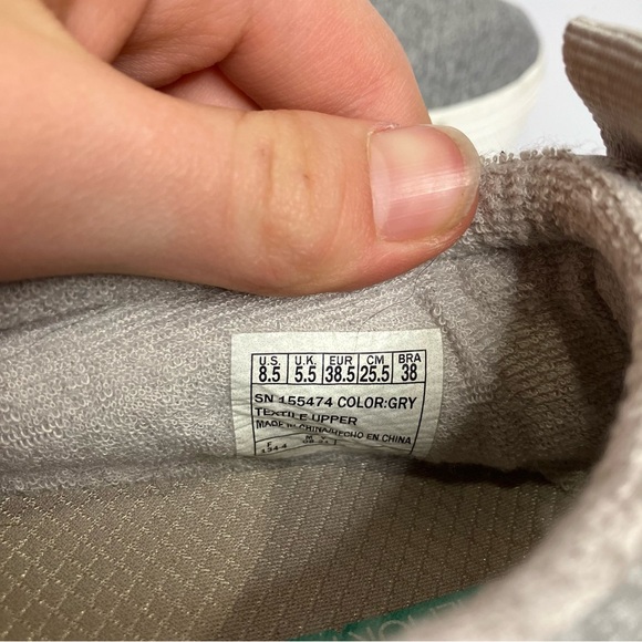 Skechers slip on shoes gray casual neutral minimalist women’s size 8.5 - Picture 7 of 7